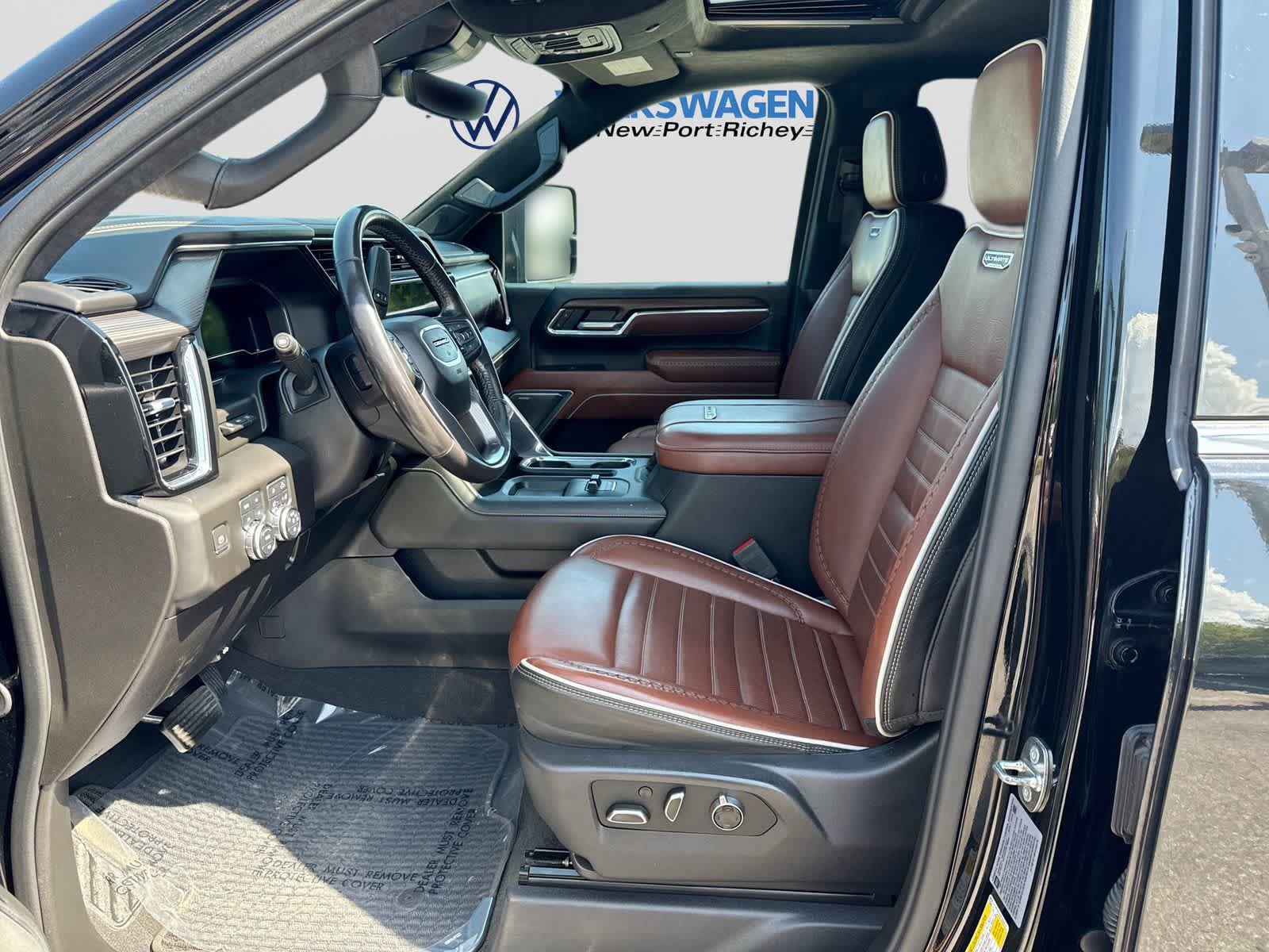 Used 2024 GMC Sierra 3500 Denali Ultimate AWD/4WD image 23
