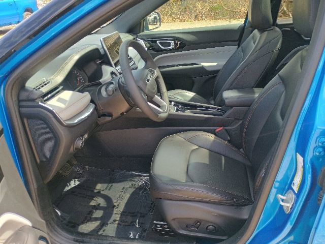 Used 2024 Jeep Compass Limited w/ Sun and Sound Group AWD/4WD image 25