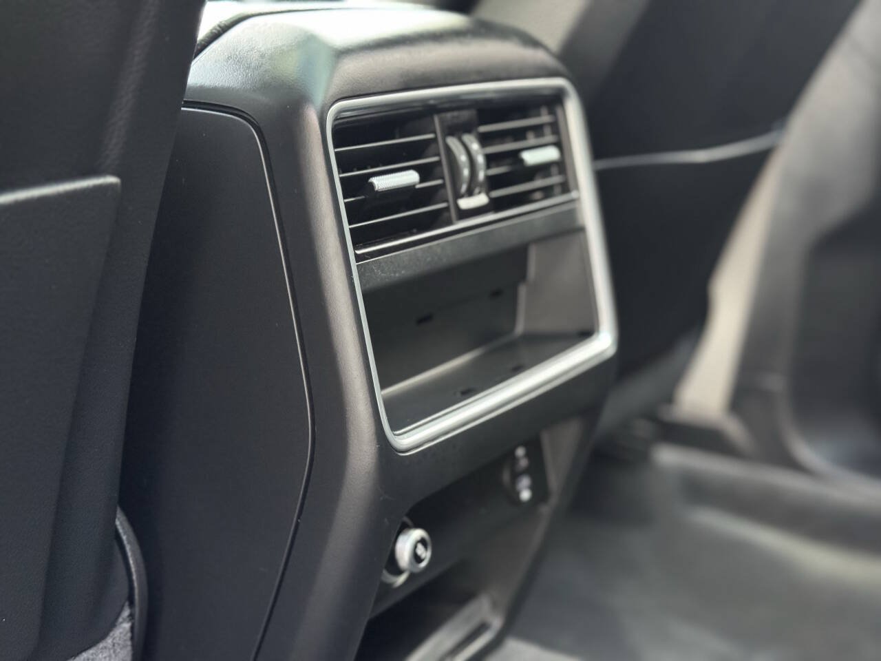 Used 2020 Porsche Cayenne AWD/4WD image 29