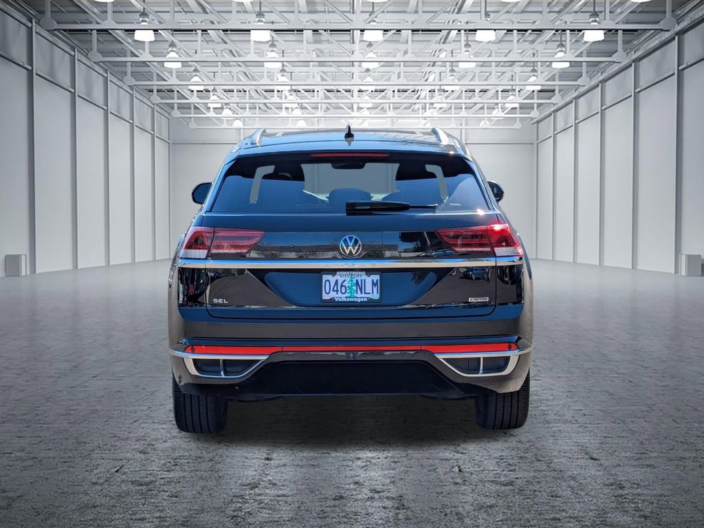 Certified 2022 Volkswagen Atlas Cross Sport SEL R-Line image 4
