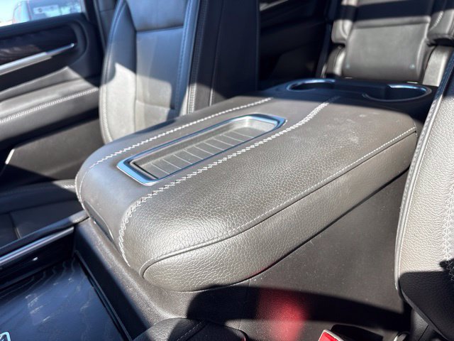 Used 2021 GMC Yukon Denali w/ Denali Premium Package AWD/4WD image 24