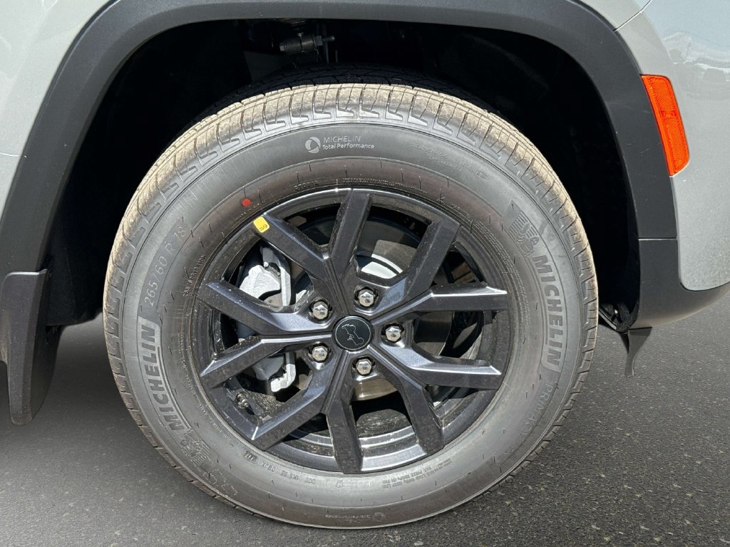New 2027 Jeep Grand Cherokee Altitude AWD/4WD image 7