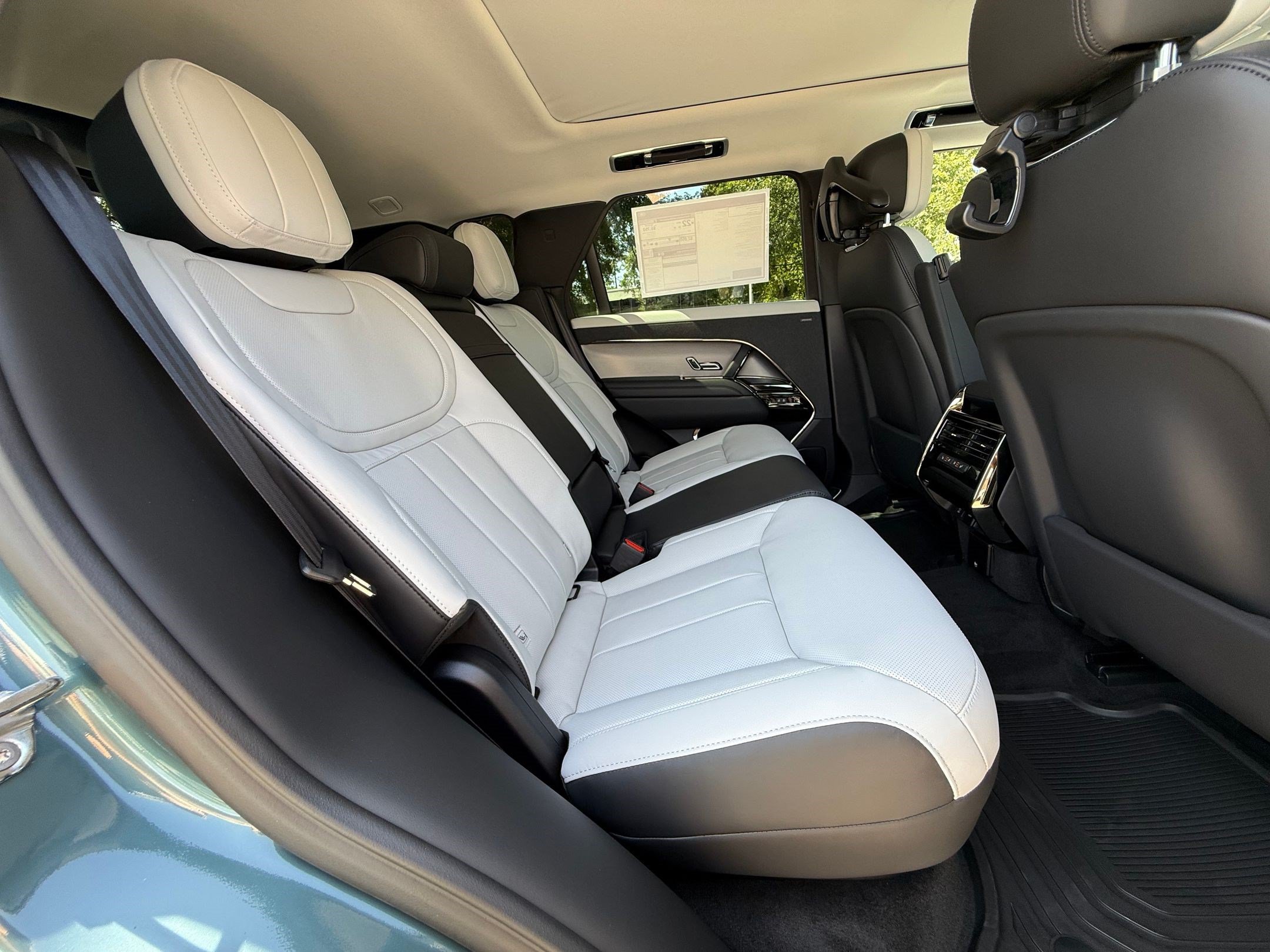 New 2026 Land Rover Range Rover Sport Dynamic SE AWD/4WD image 30