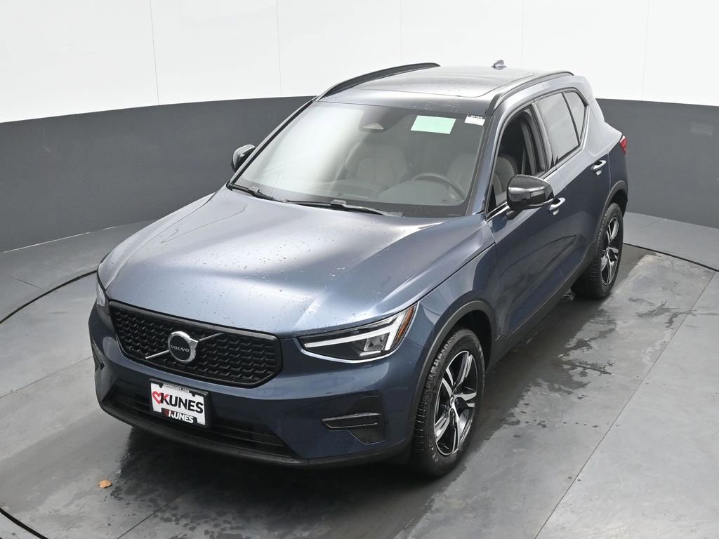 New 2026 Volvo XC40 B5 Core w/ Protection Package Premier AWD/4WD image 33