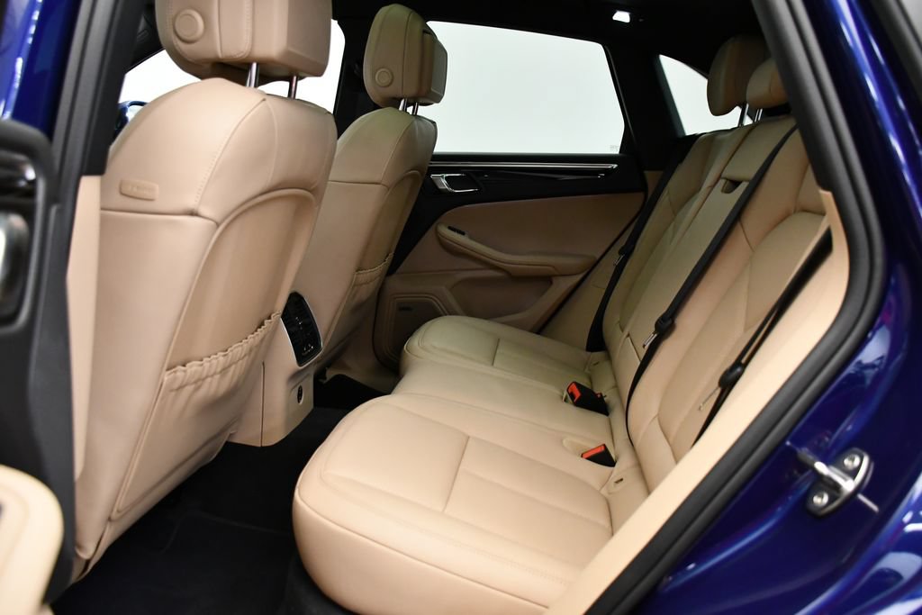 Certified 2026 Porsche Macan Turbo AWD/4WD image 42