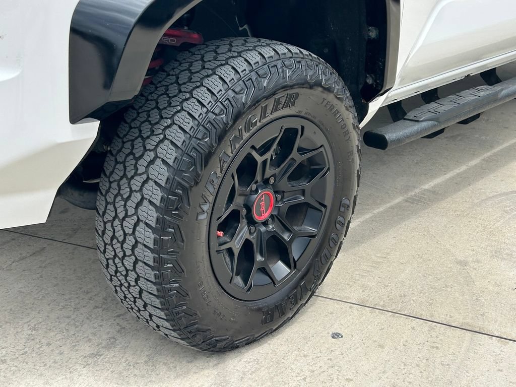 Certified 2025 Toyota Tacoma TRD Pro AWD/4WD image 9