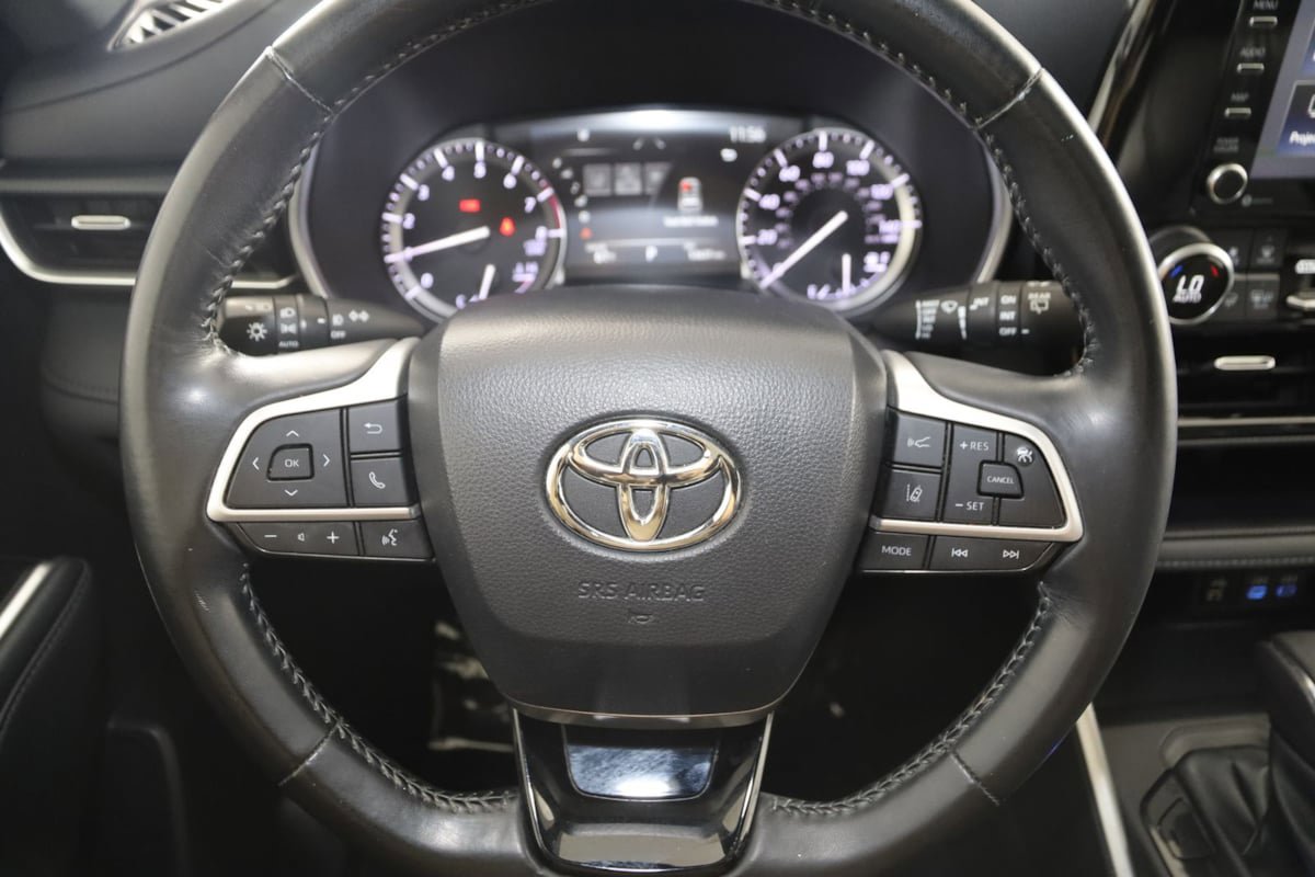 Used 2022 Toyota Highlander XSE w/ Protection Package #3 (TMS) AWD/4WD image 38