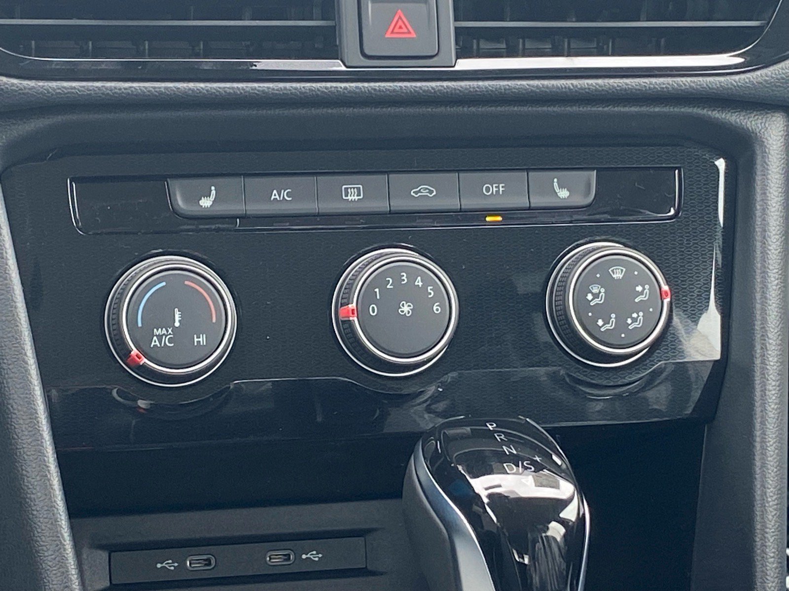 New 2026 Volkswagen Taos SE AWD/4WD image 5