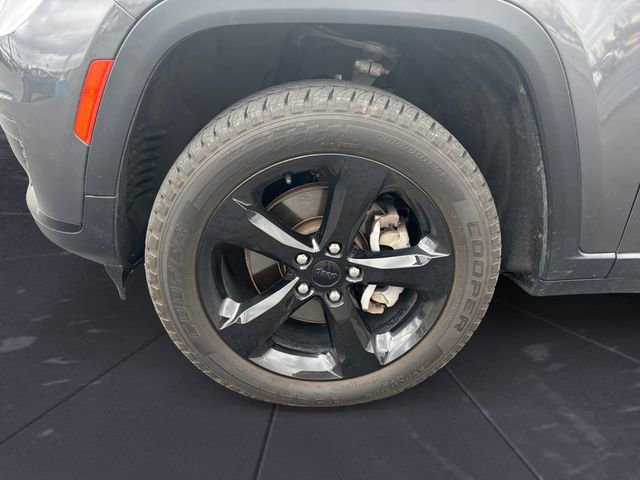 Used 2022 Jeep Grand Cherokee L Laredo image 14