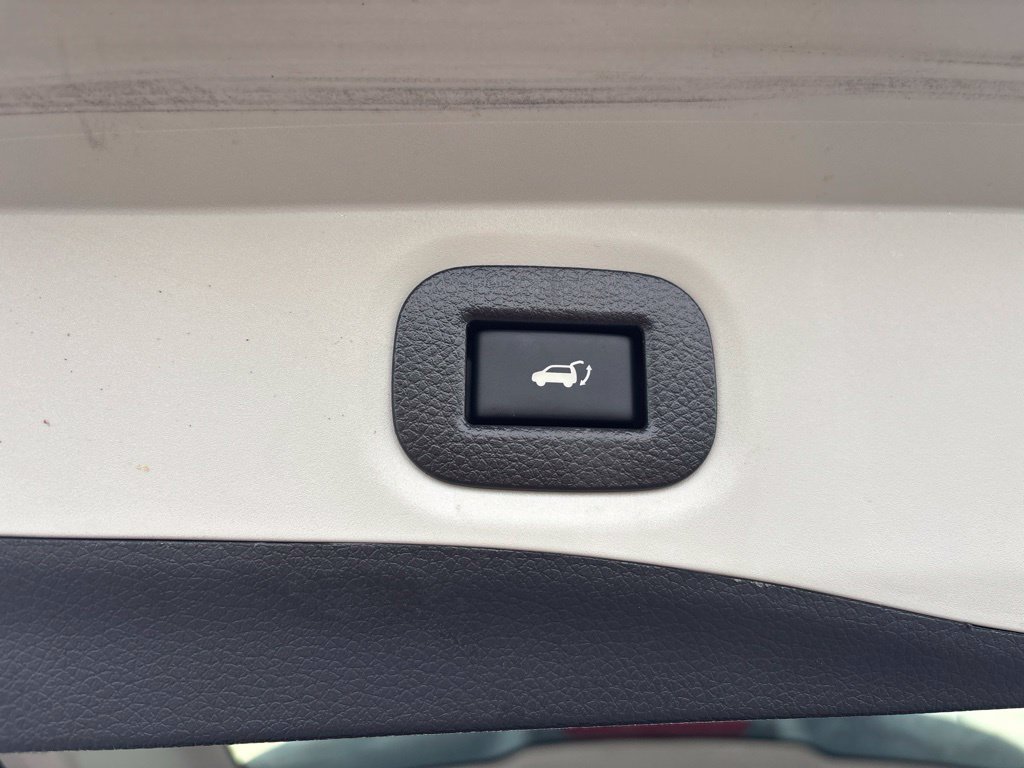 Used 2018 Nissan Rogue SV w/ Premium Package AWD/4WD image 22