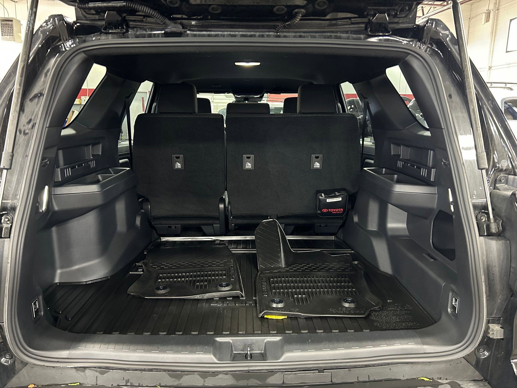 Used 2025 Toyota 4Runner SR5 AWD/4WD image 26