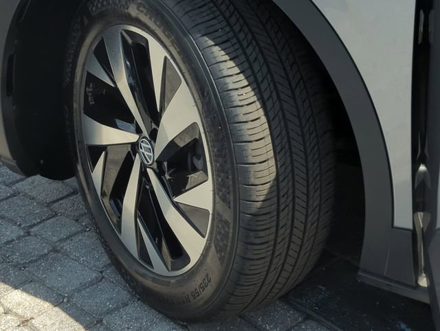 Certified 2023 Volkswagen ID.4 Pro image 31
