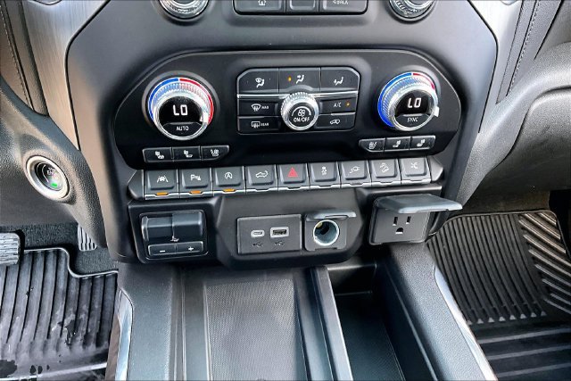 Used 2021 GMC Sierra 1500 Denali w/ Denali Ultimate Package AWD/4WD image 17
