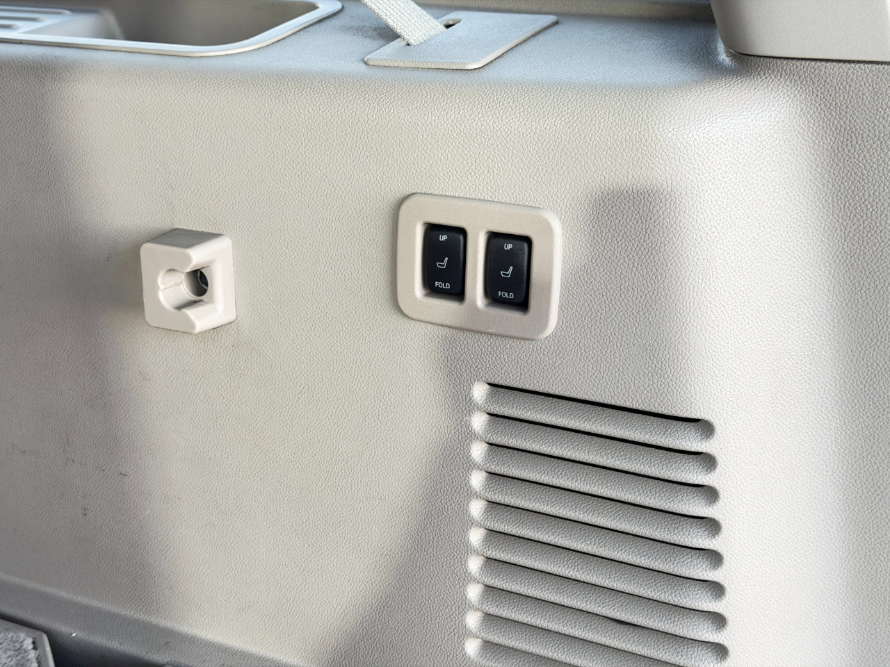 Used 2015 Lincoln Navigator L 4WD image 39