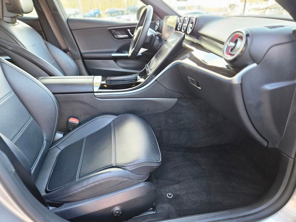 Certified 2022 Mercedes-Benz C 300 4MATIC Sedan image 9