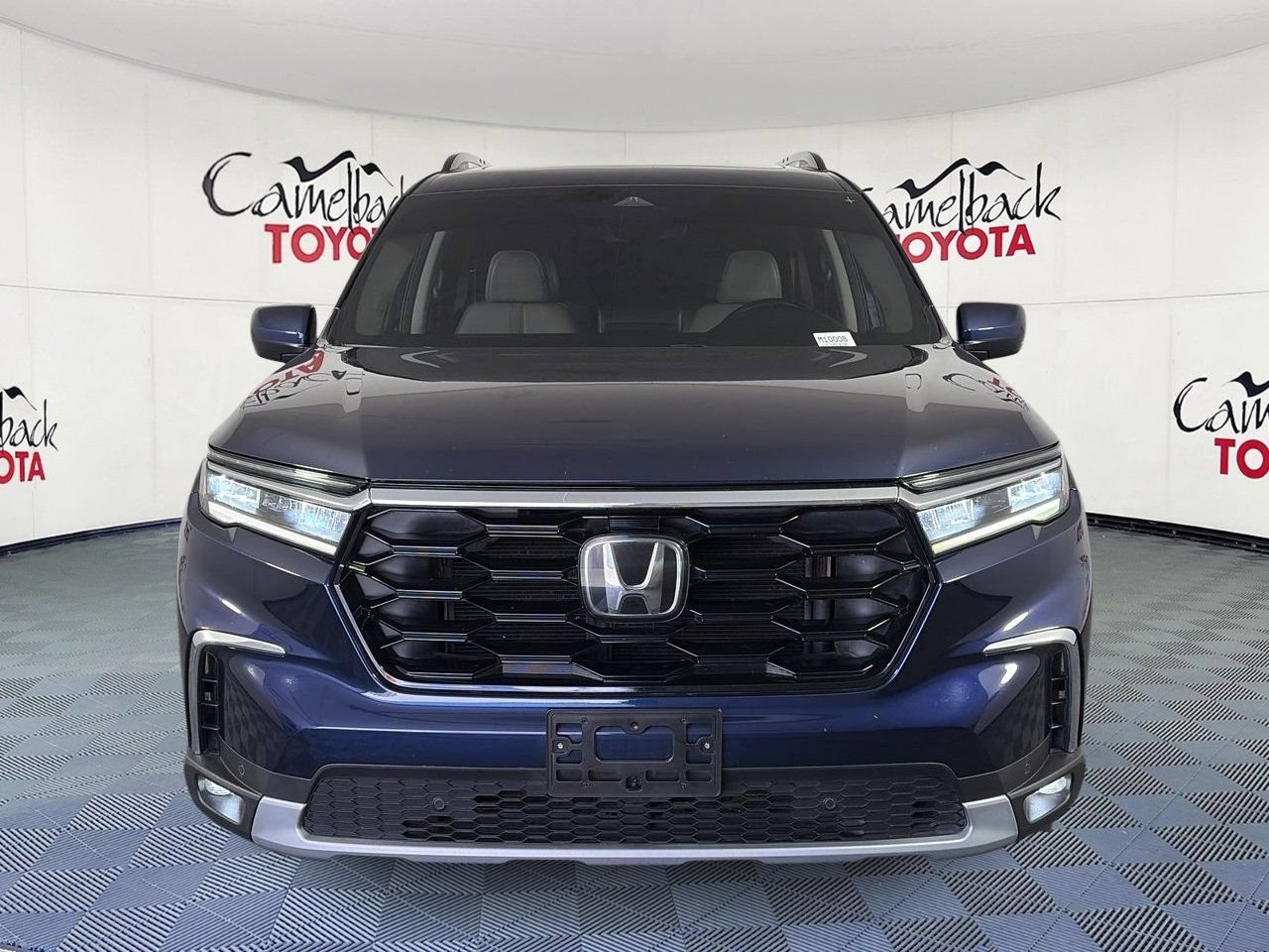 Used 2023 Honda Pilot Touring image 3