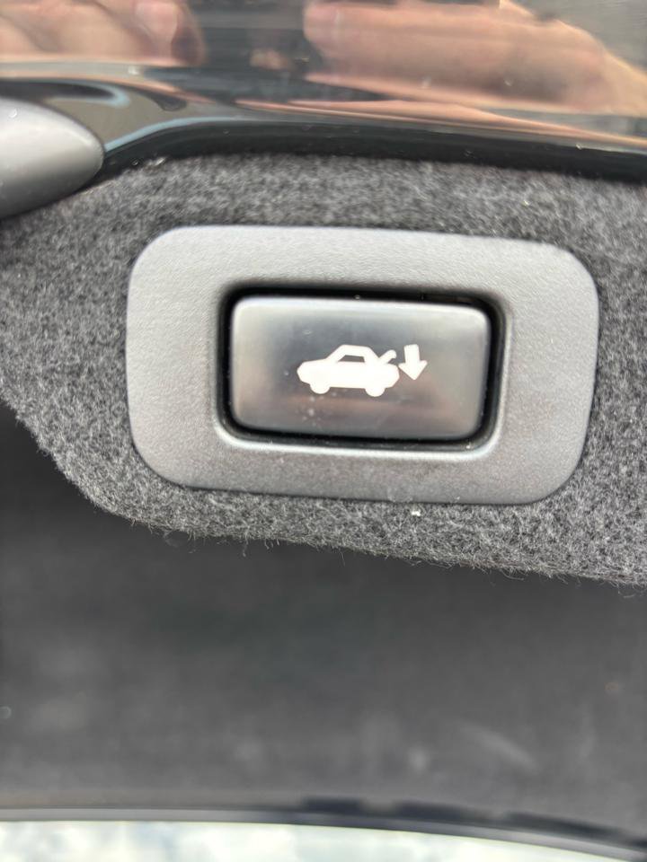 Used 2010 Lexus LS 460 Luxury RWD image 24