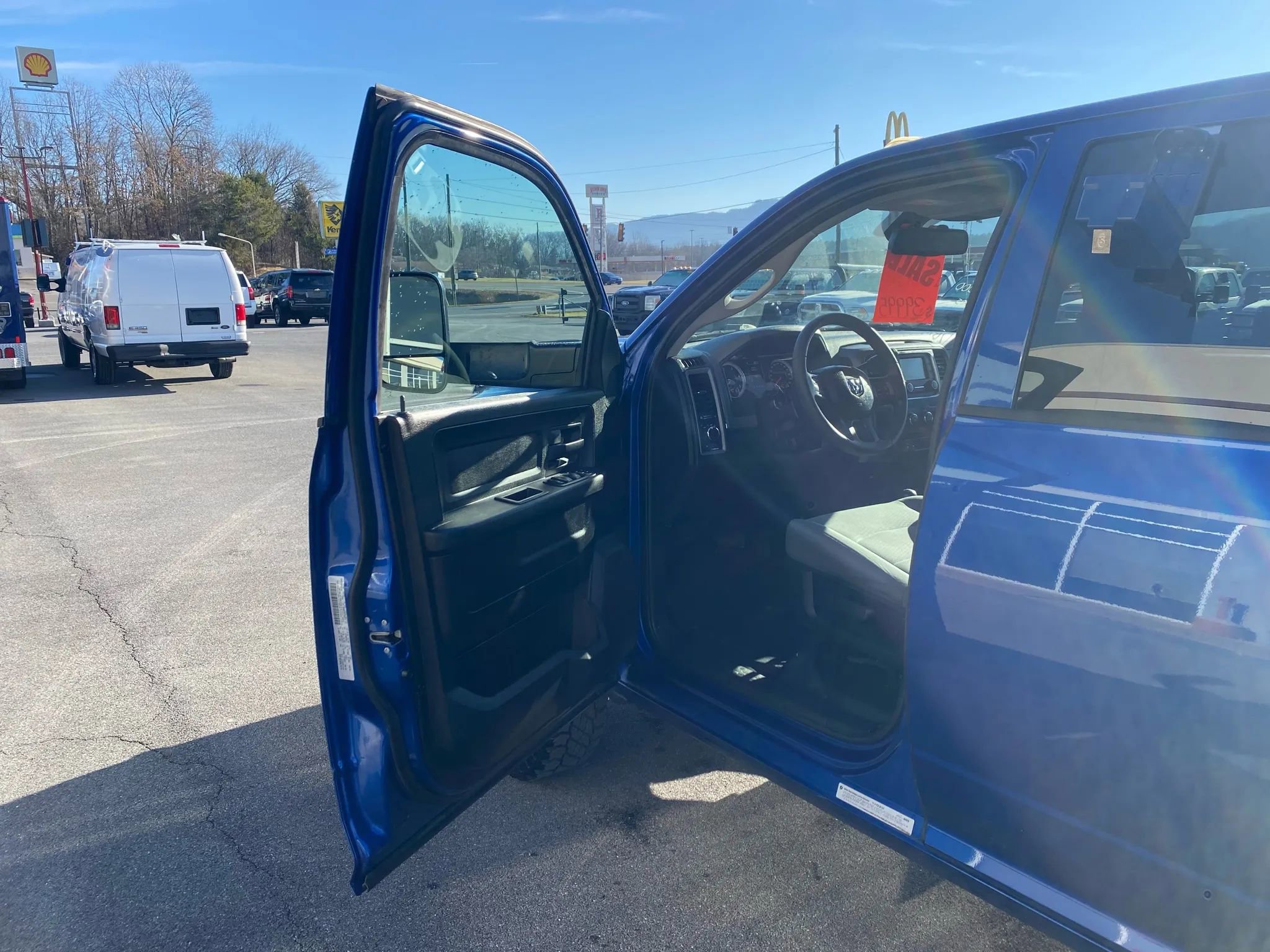 Used 2016 RAM 3500 Tradesman w/ Popular Equipment Group image 7