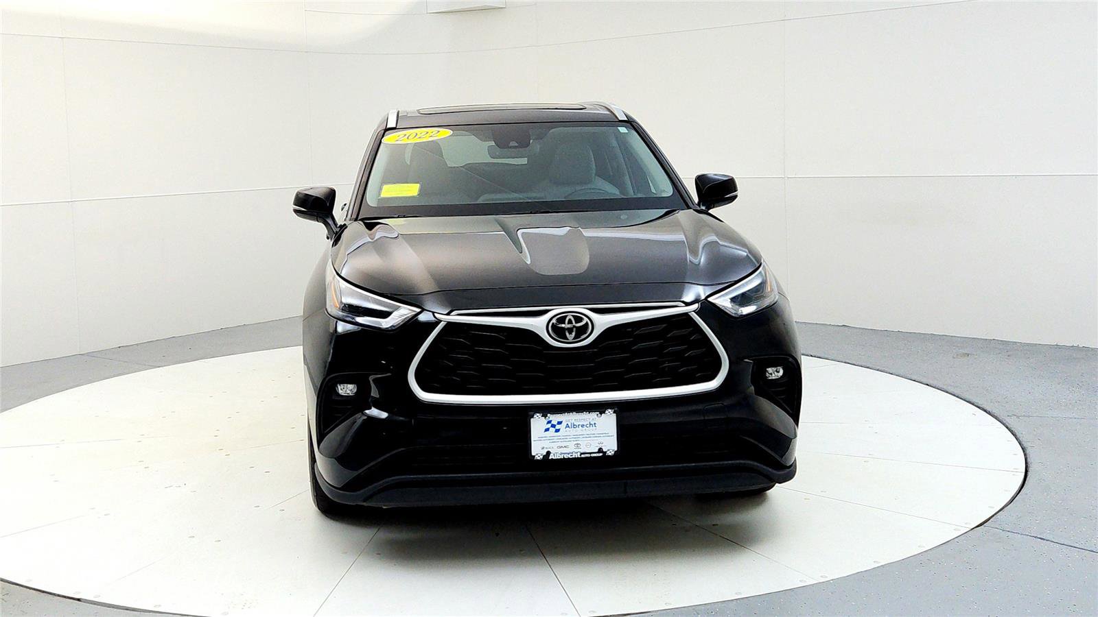 Certified 2022 Toyota Highlander XLE image 8