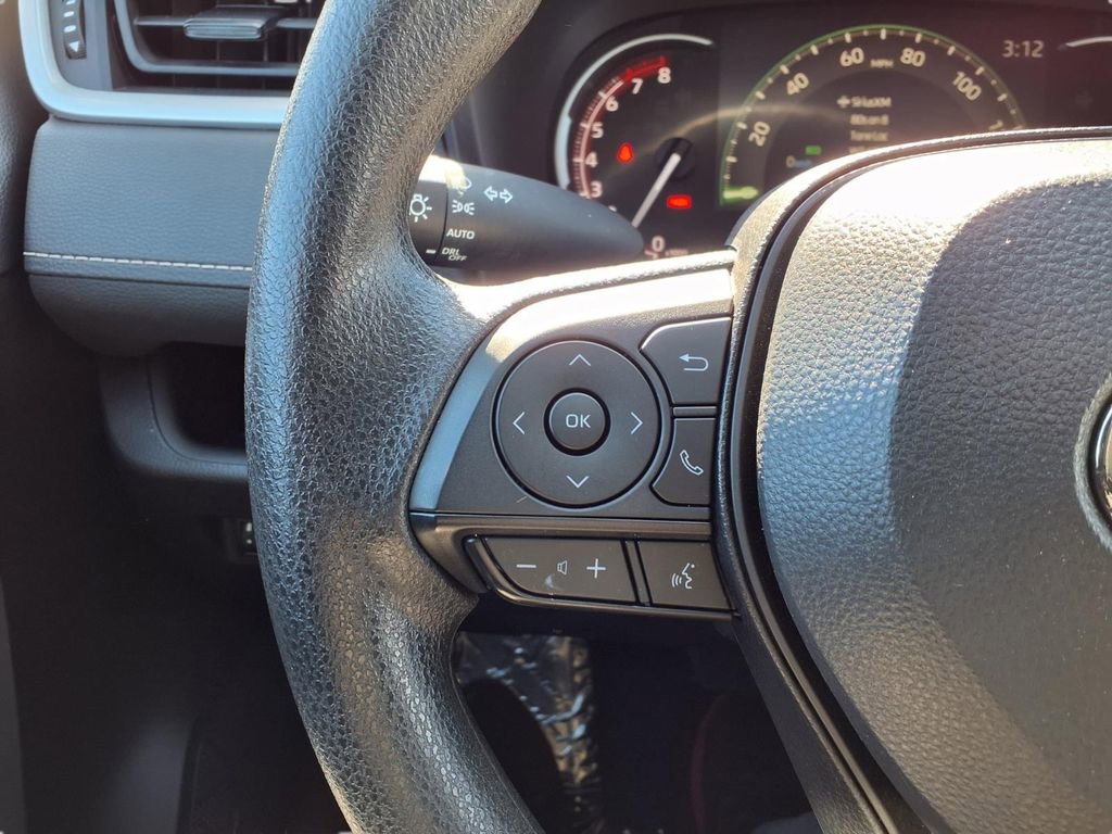 Used 2025 Toyota RAV4 XLE AWD/4WD image 12