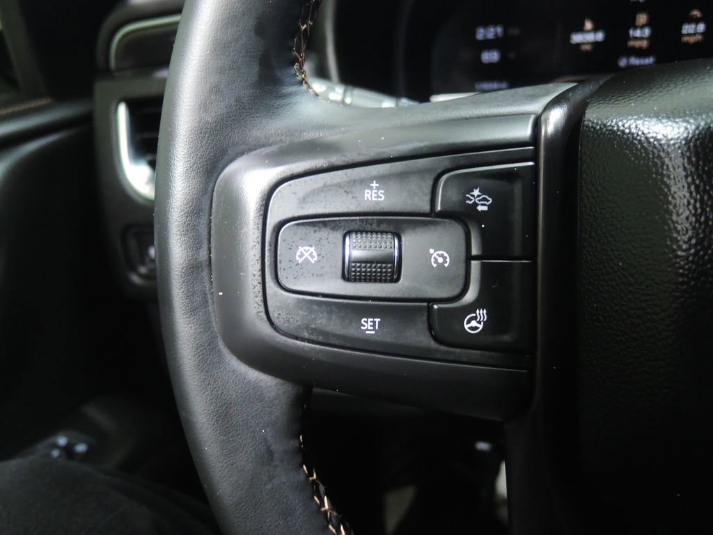 Used 2024 GMC Yukon AT4 w/ AT4 Premium Plus Package image 15