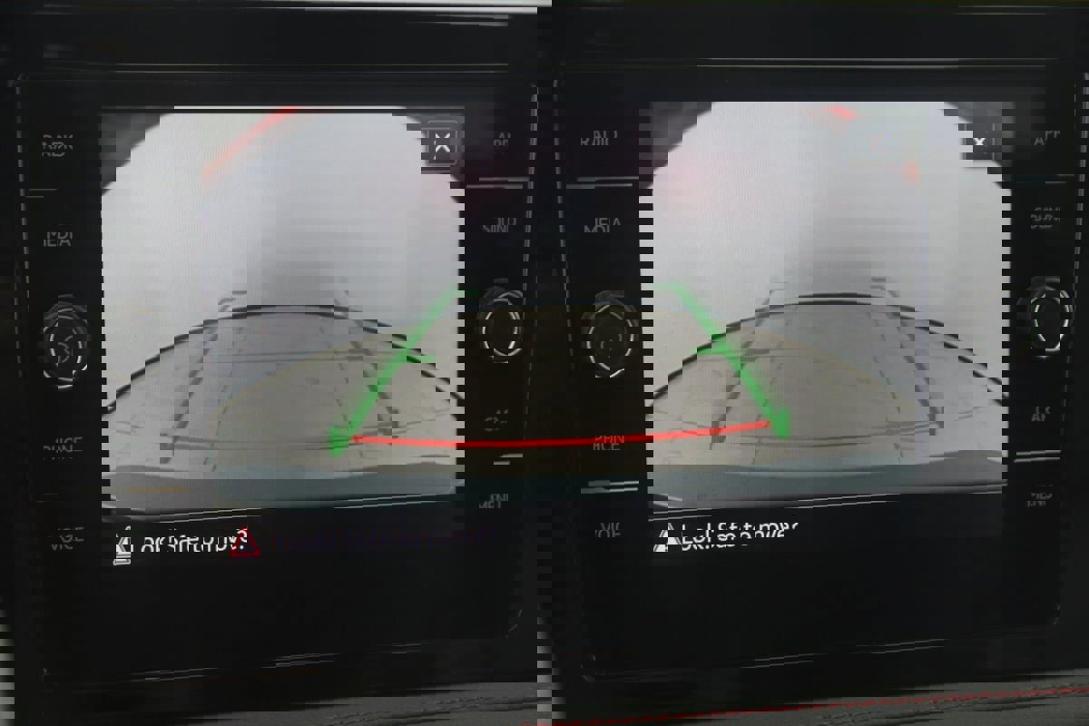 Used 2025 Volkswagen Jetta GLI Autobahn image 9