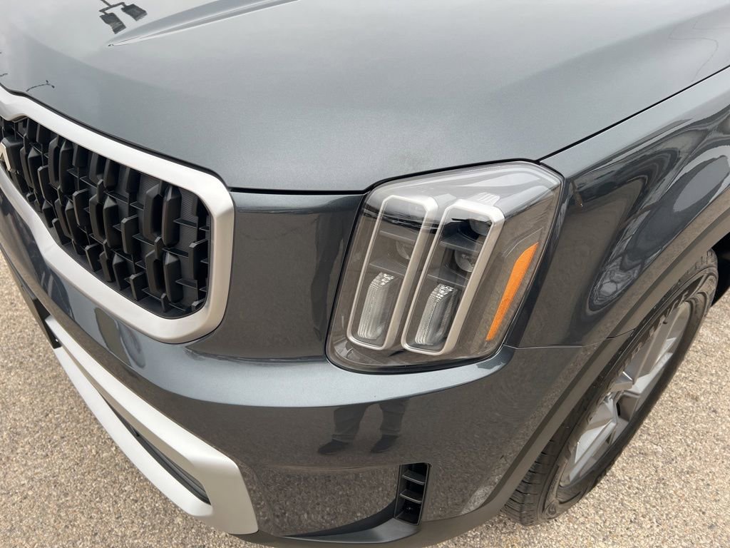 Certified 2024 Kia Telluride LX image 28
