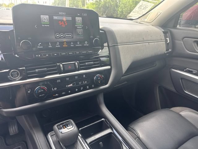 Used 2024 Nissan Pathfinder SL w/ SL Premium Package FWD image 11