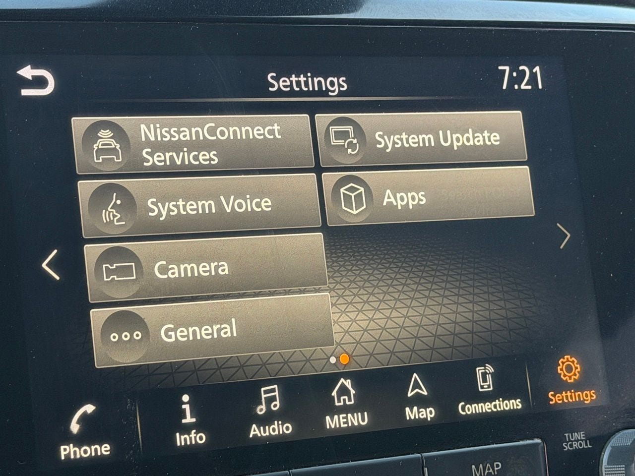 Used 2020 Nissan Titan SL w/ Moonroof Package RWD image 35
