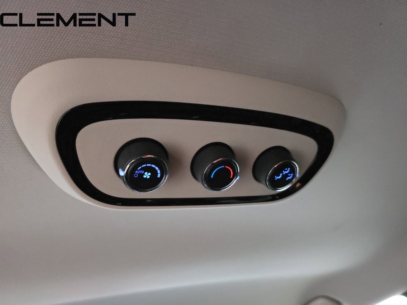 Used 2021 Dodge Durango SXT image 36