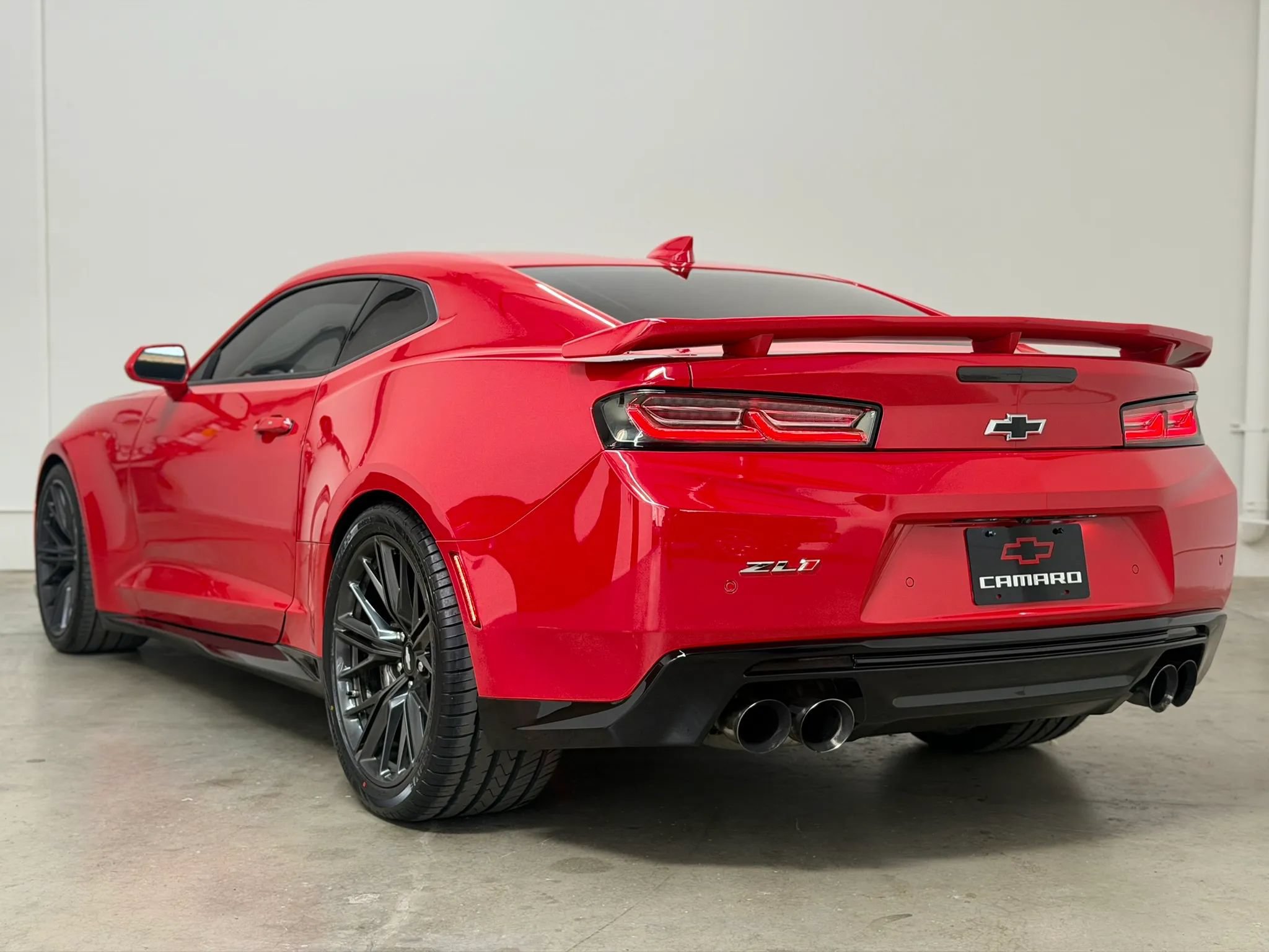 Used 2018 Chevrolet Camaro ZL1 RWD image 6