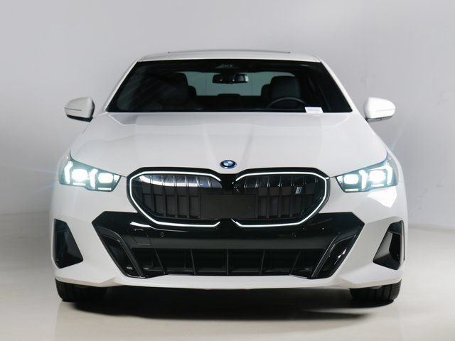 Used 2024 BMW i5 eDrive40i w/ M Sport Package RWD image 8