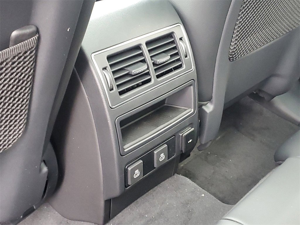 New 2025 Jaguar F-PACE R-Dynamic S image 31