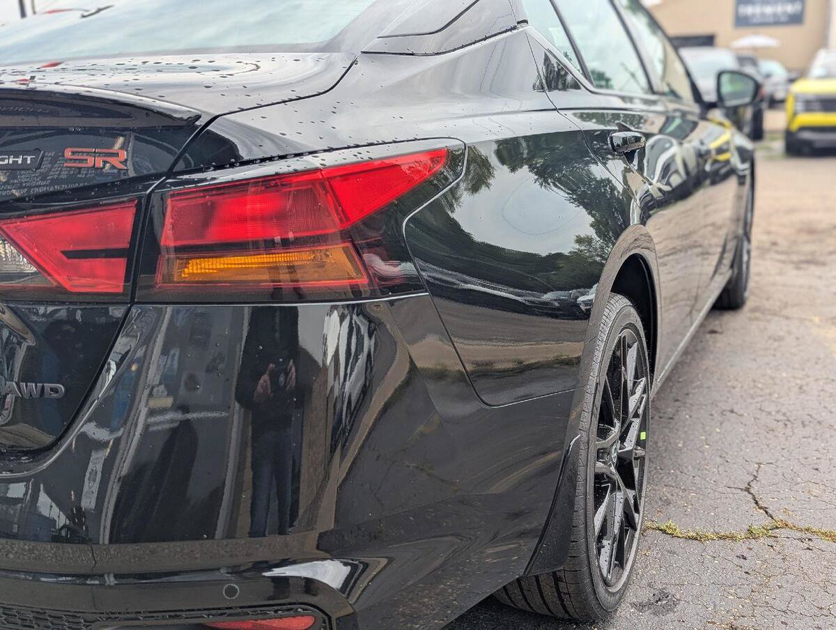 New 2026 Nissan Altima 2.5 SR w/ SR Midnight Edition Package AWD/4WD image 11