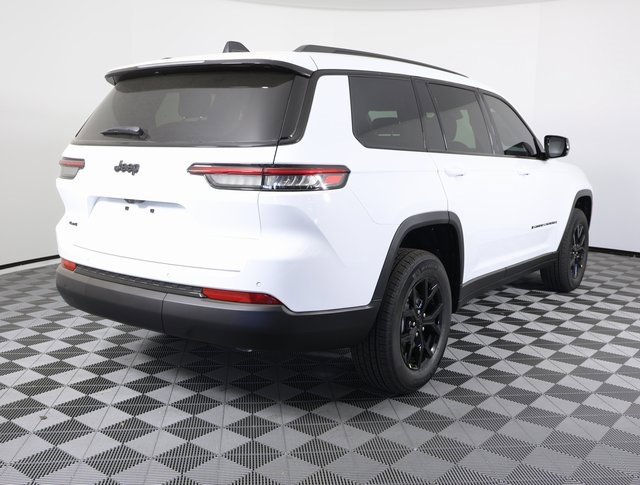 Used 2025 Jeep Grand Cherokee L Altitude image 4