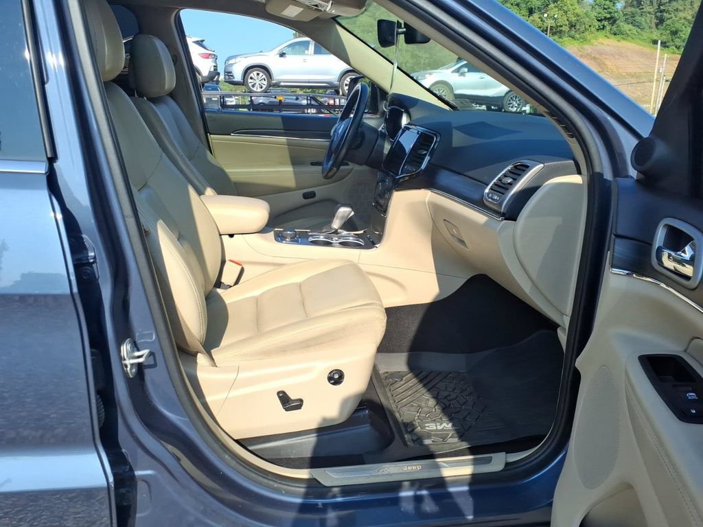 Used 2021 Jeep Grand Cherokee Limited AWD/4WD image 18