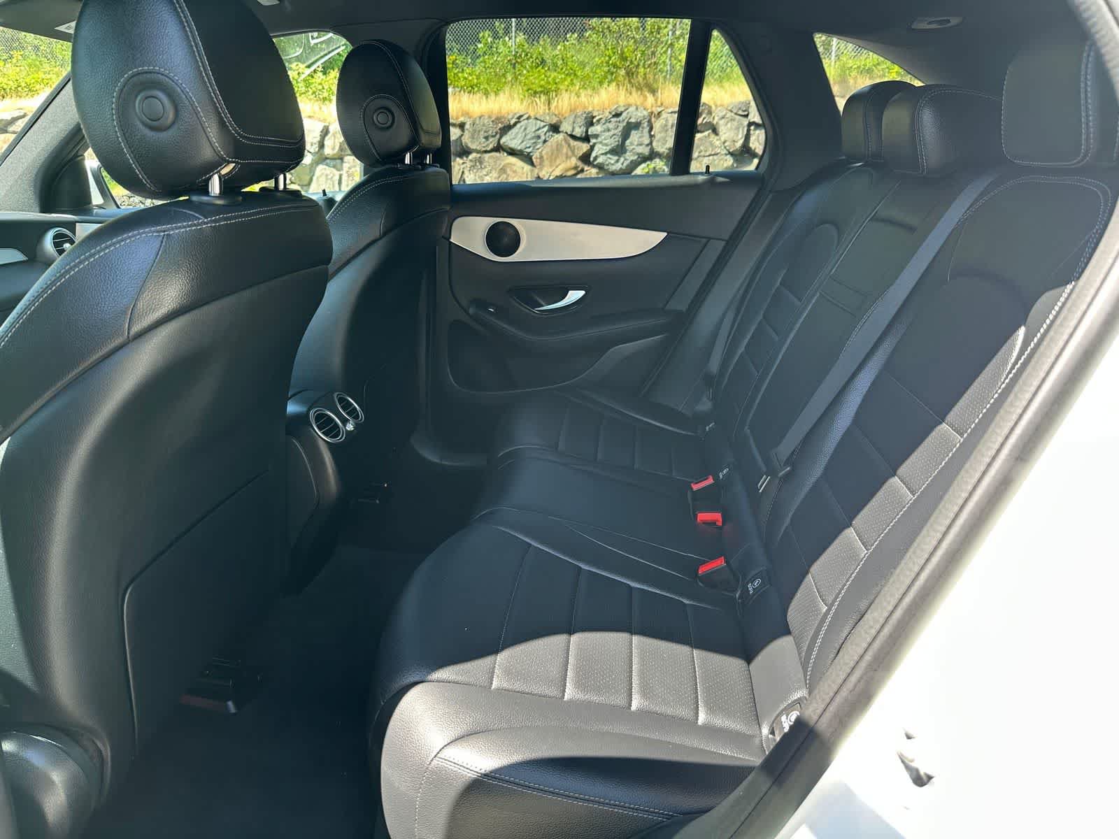 Used 2021 Mercedes-Benz GLC 300 4MATIC image 11