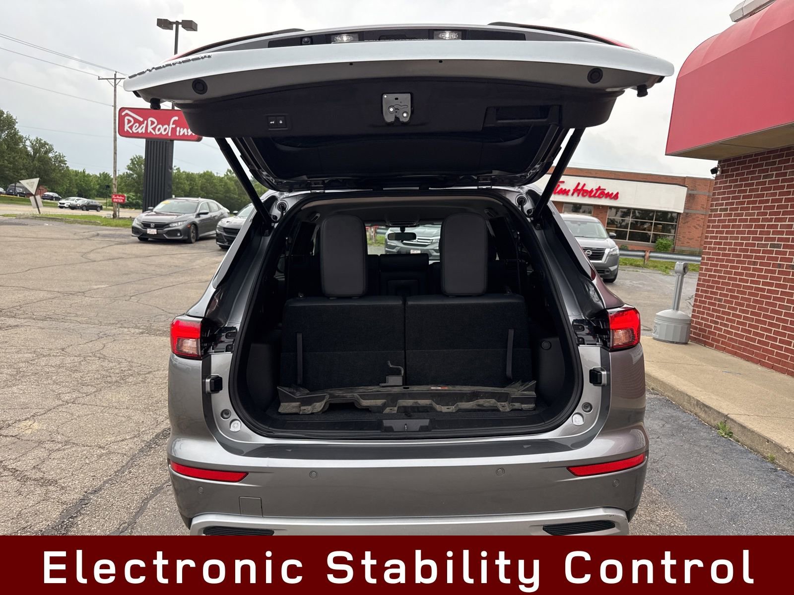 Used 2024 Mitsubishi Outlander SE image 18