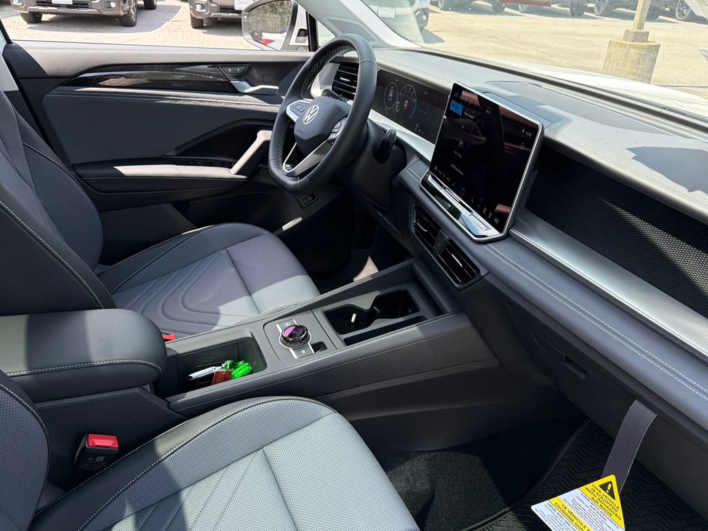 New 2026 Volkswagen Tiguan SE AWD/4WD image 11