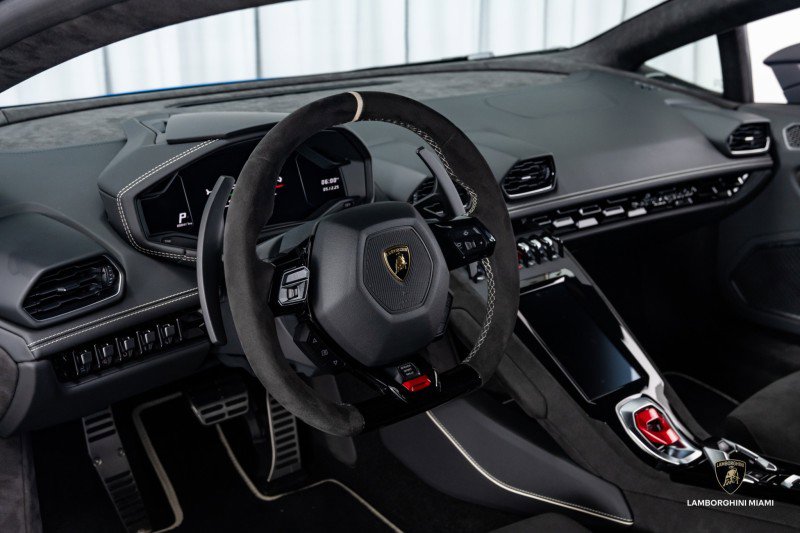 Used 2024 Lamborghini Huracan Sterrato image 37