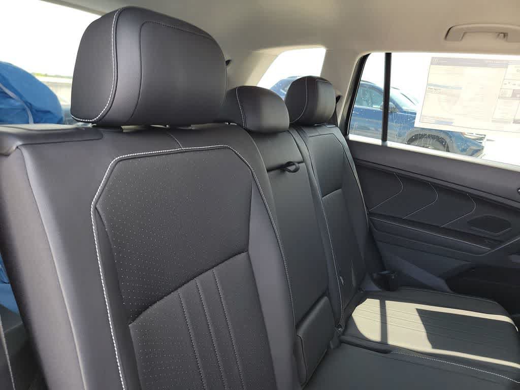 Used 2023 Volkswagen Tiguan SE FWD image 29