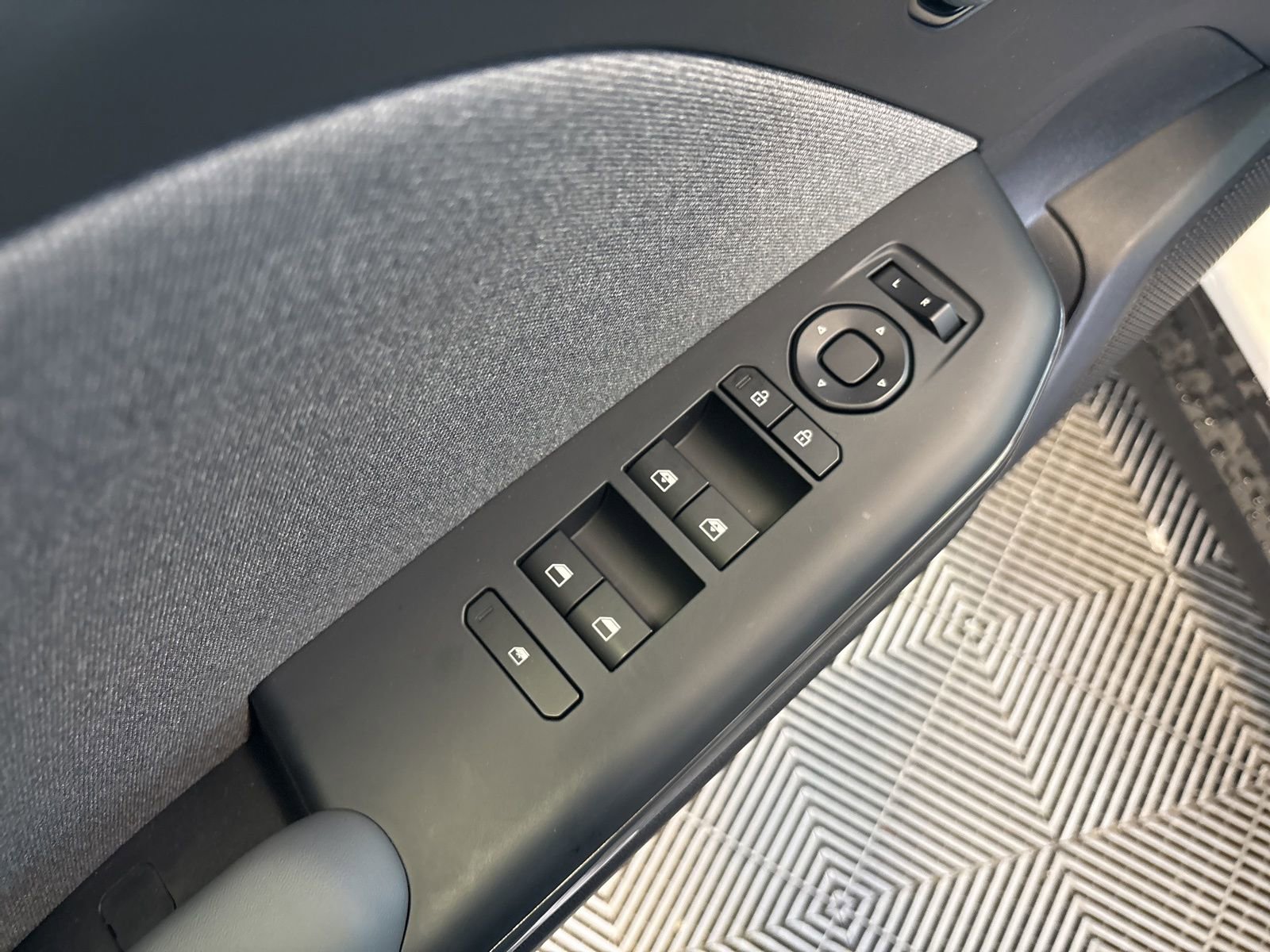 New 2025 Kia K4 EX image 14