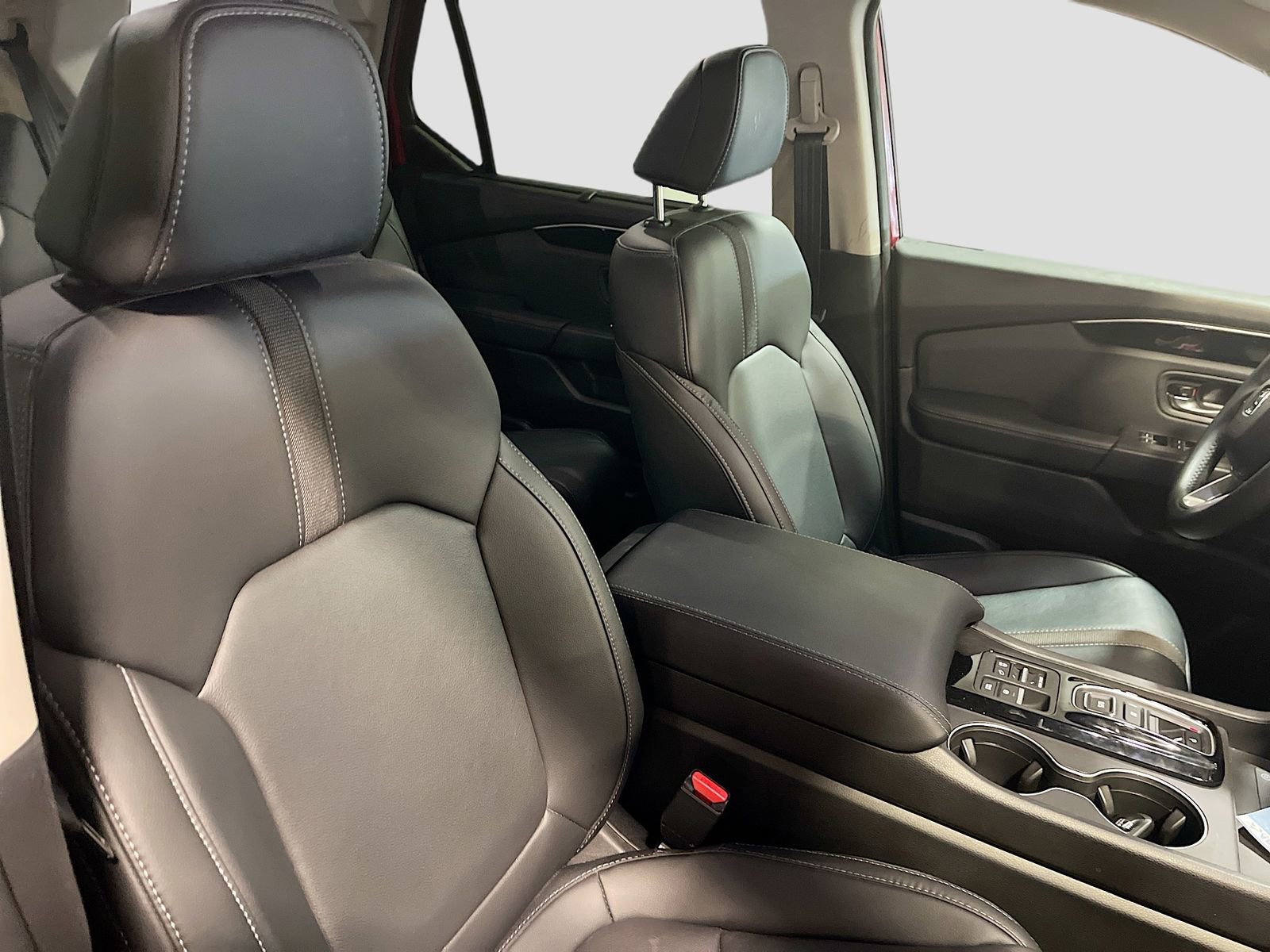 Used 2025 Honda Pilot EX-L image 29