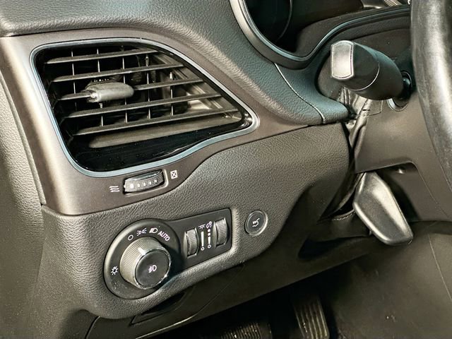 Used 2020 Jeep Cherokee Limited image 11