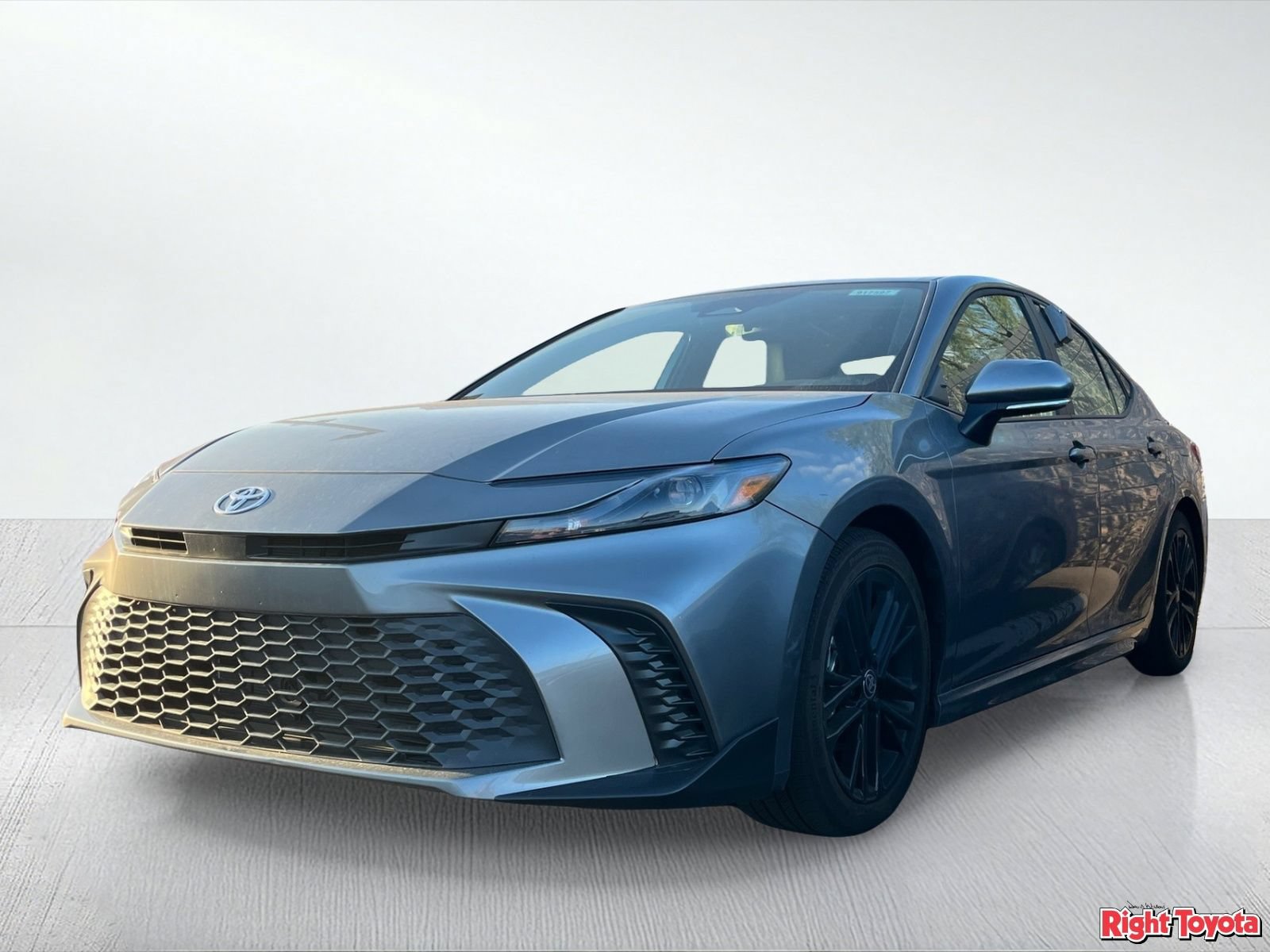 Used 2026 Toyota Camry SE w/ Multimedia Upgrade Package FWD image 2