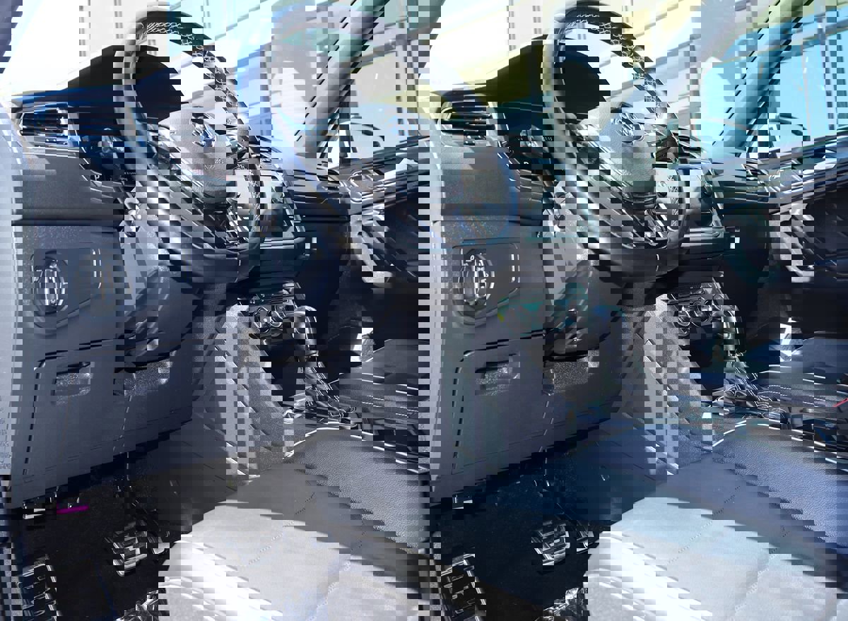 Used 2021 Volkswagen Tiguan SEL Premium R-Line image 43