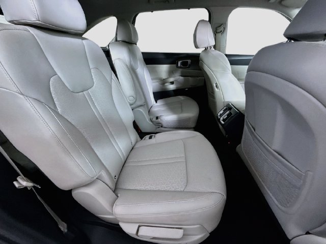 Used 2023 Kia Sorento SX Prestige w/ Panoramic Sunroof Package AWD/4WD image 26