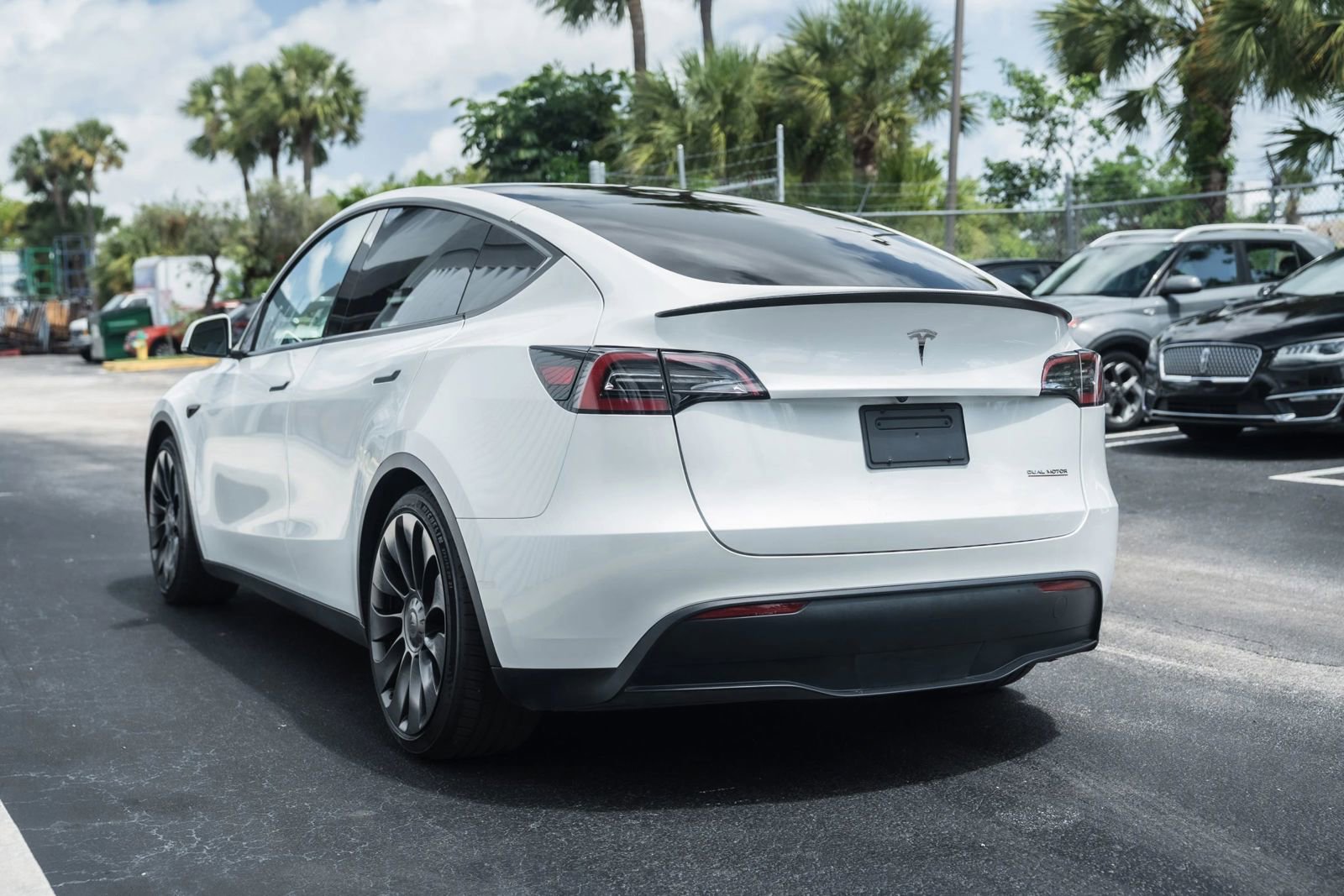 Used 2023 Tesla Model Y Performance AWD/4WD image 11