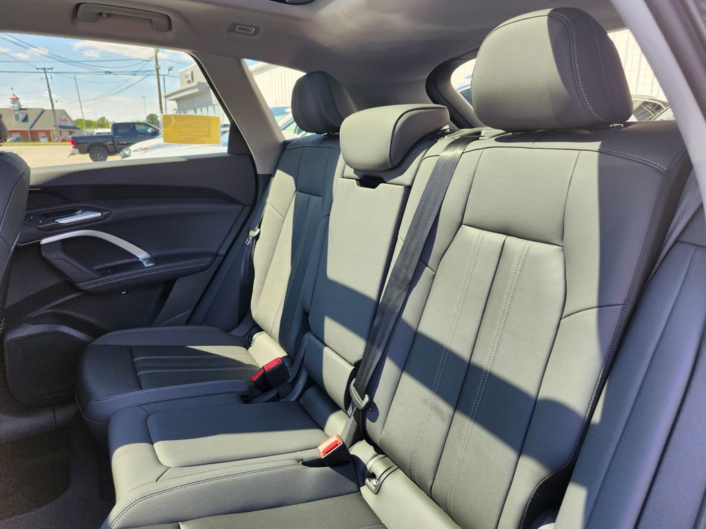 New 2025 Audi Q5 Premium image 12