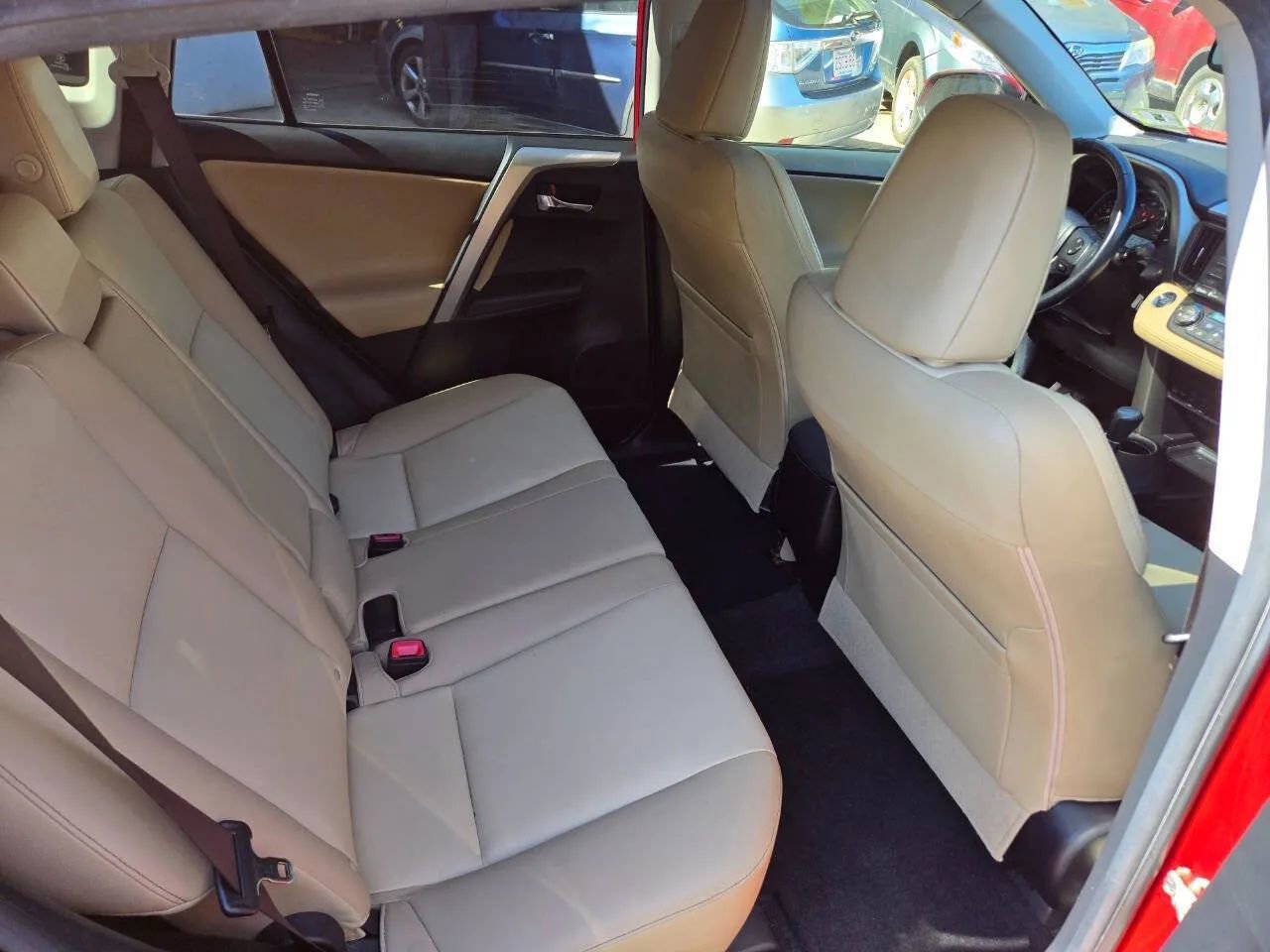 Used 2015 Toyota RAV4 Limited image 18